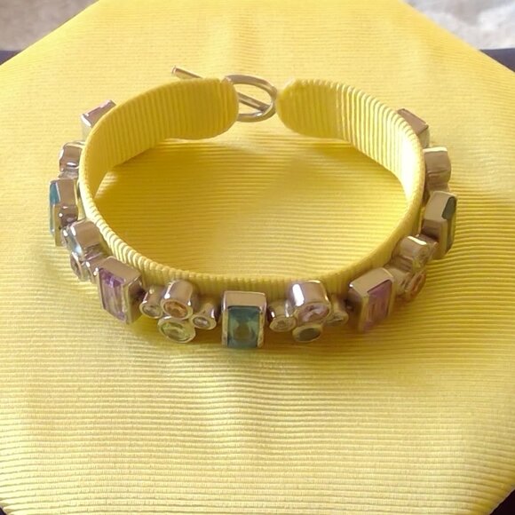 Pretty Pastel Crystals on Silver Tone Metal Bracelet 7" - Picture 1 of 5